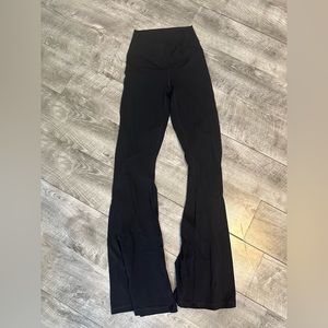 Aerie Crossover Flare Leggings! 🖤